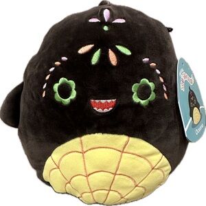 NWT 🇺🇸 Squishmallow Oceana the Day of the Dead Shark 8"